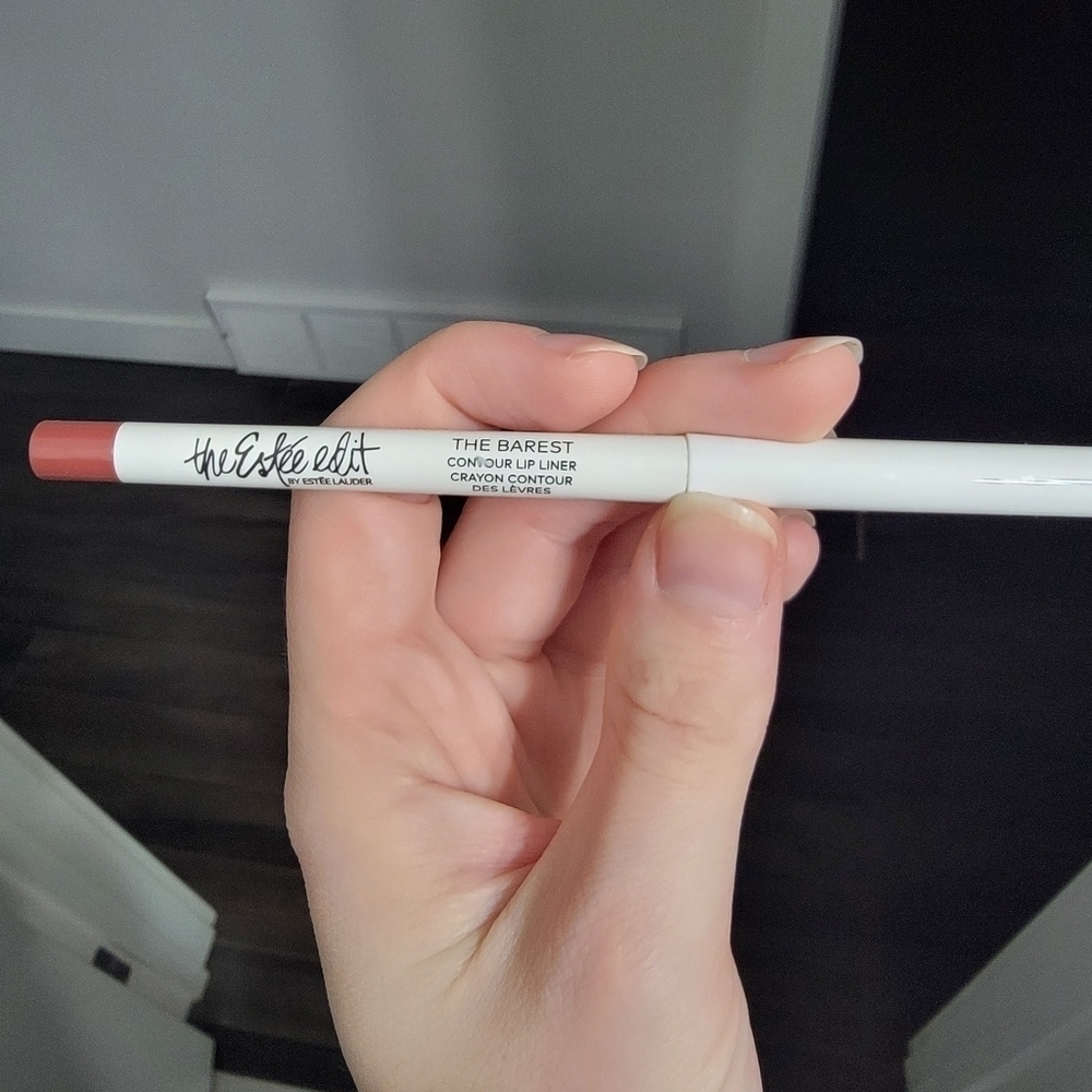 NWT Estee Lauder The Estee Edit The Barest Contour Lip Liner - 05 In The Buff - Picture 2 of 5